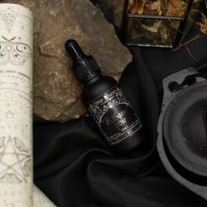 Aceite de perfume Athame Noir de la gama Ancient Witch. Fragancia limpia y mineral con lavandín, neroli, flor de azahar y orris. Formato aceite para la piel.